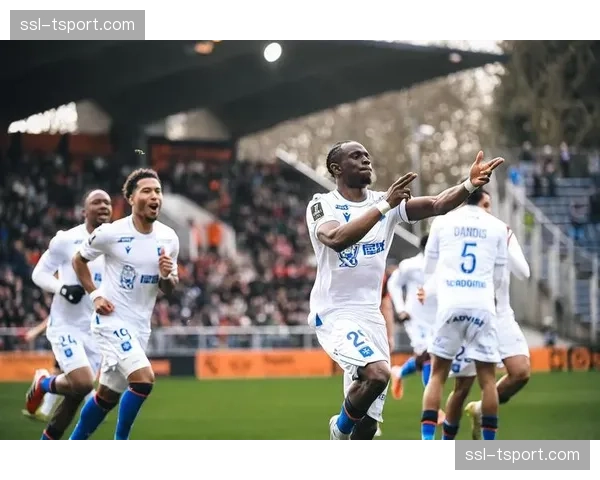 第78分钟，洛里昂利用角球机会头球扳平比分