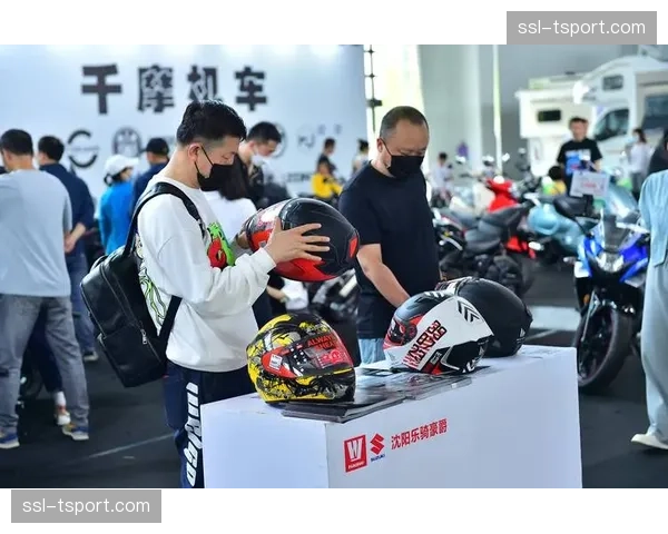 国际汽联更新头盔安全标准，强制引入新型防雾护目镜技术